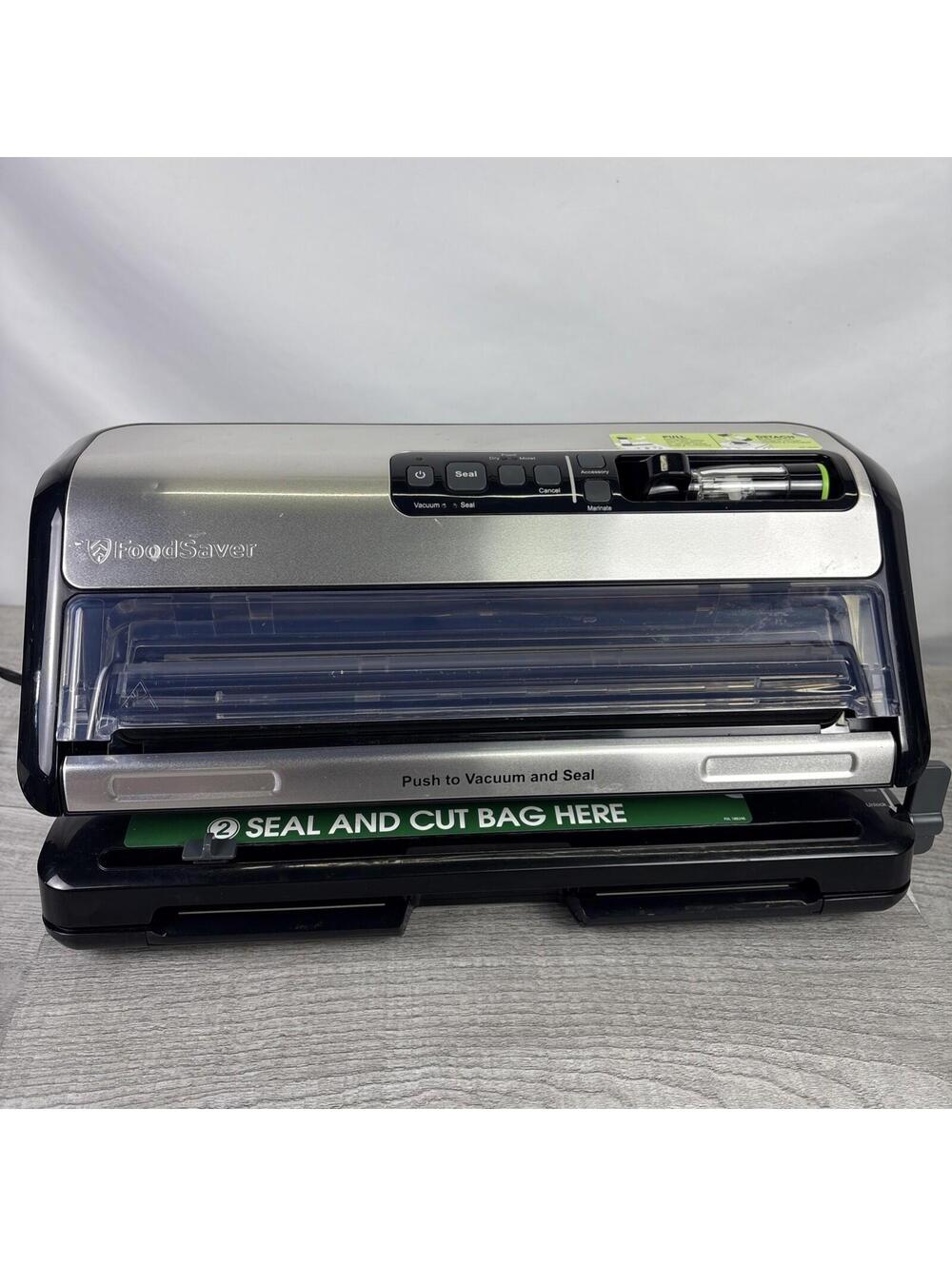 FoodSaver FM5200 Series 2-in-1 Vacuum Sealing System Food Preservation